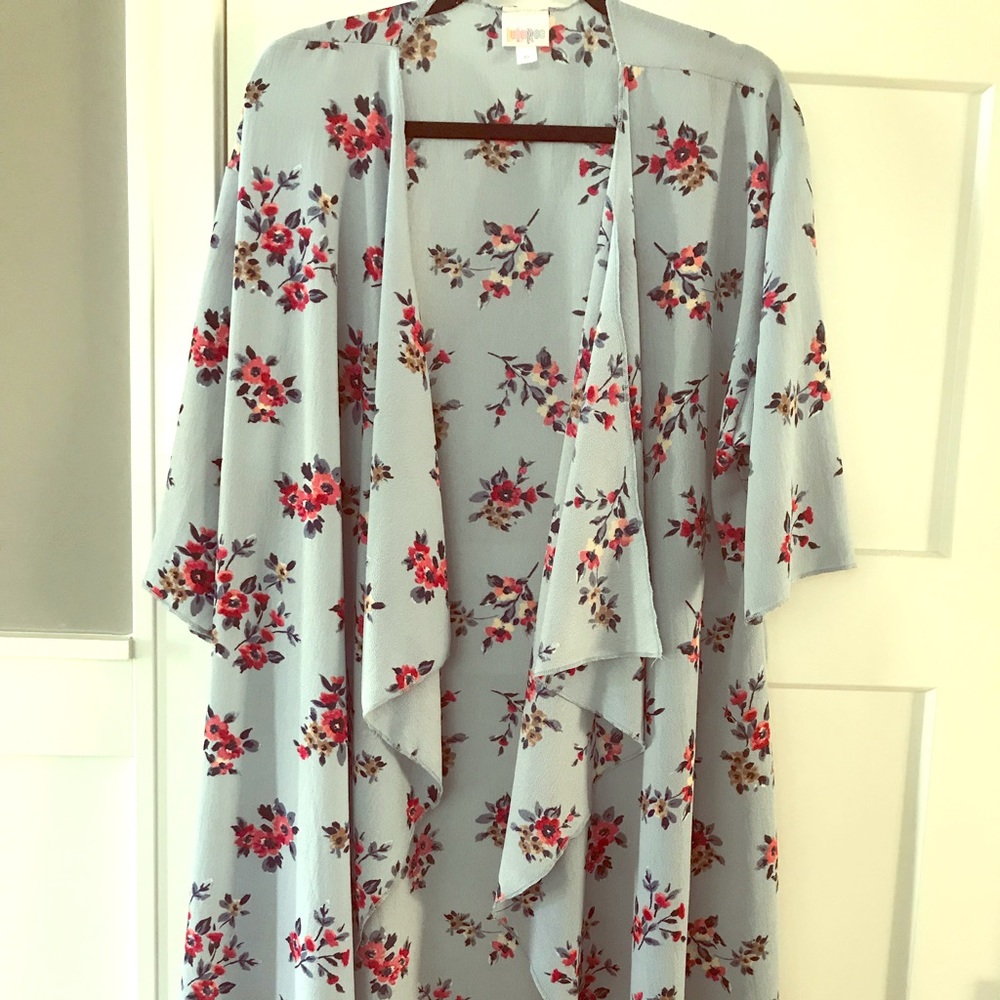 LuLaRoe Medium Shirley
